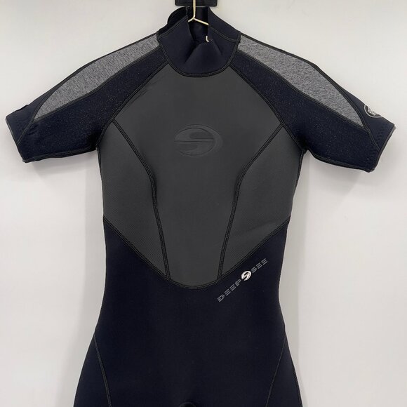 Deep See 2/2 Kids Shorty Wetsuit — Black & Gray, Size 5–6 - Picture 8 of 12
